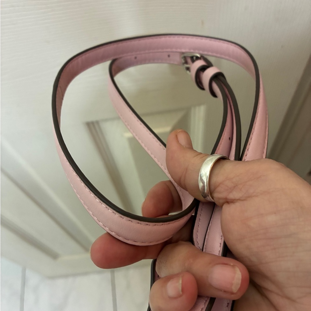 GIANT SALE! Coach Light Pink Leather Crossbody in excellent condition - Picture 9 of 14